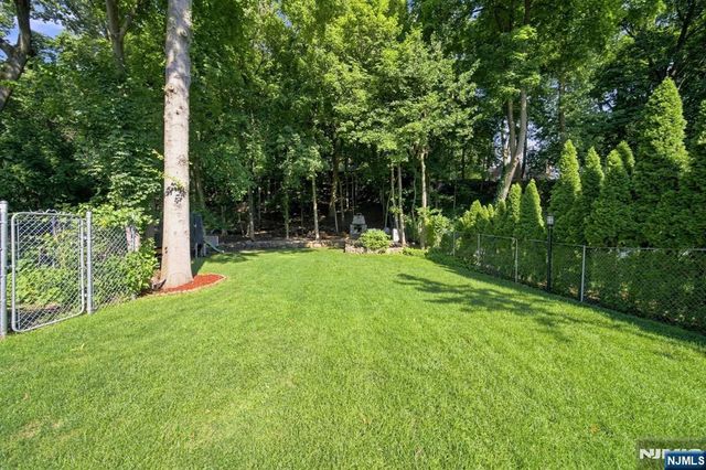 40 Dean Drive, Tenafly, NJ 07670