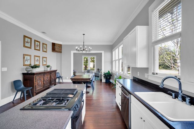 806 N Preston Street, Ennis, TX 75119