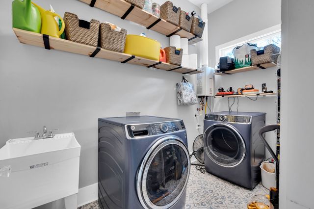 806 N Preston Street, Ennis, TX 75119