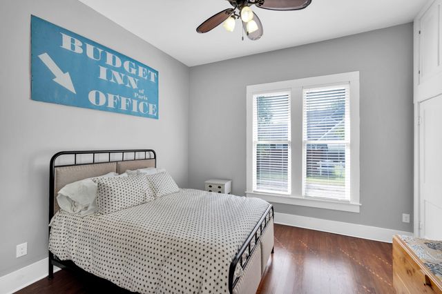 806 N Preston Street, Ennis, TX 75119