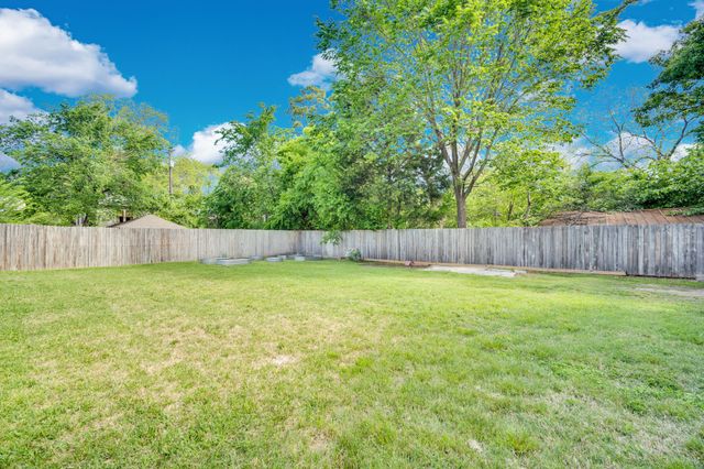 806 N Preston Street, Ennis, TX 75119