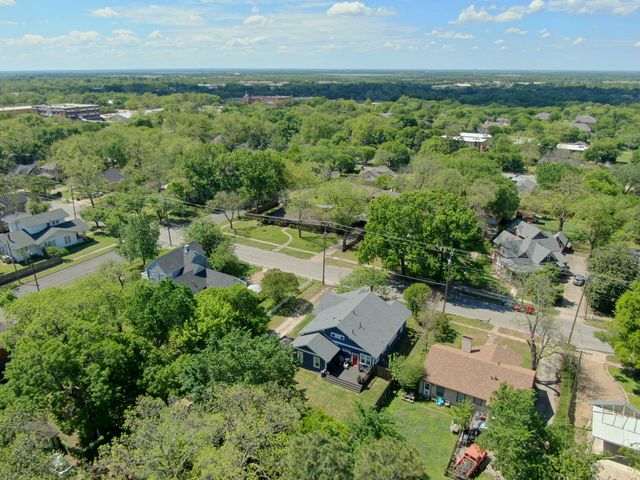 806 N Preston Street, Ennis, TX 75119