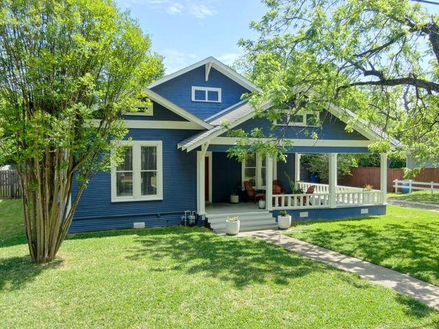 806 N Preston Street, Ennis, TX 75119