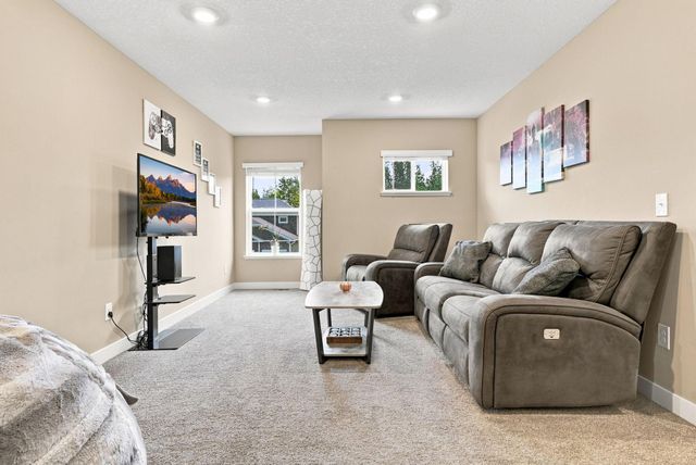 11572 Pineridge Way N, Dayton, MN 55327