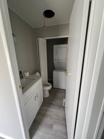 7 Chestnut St, Rockland, MA 02370