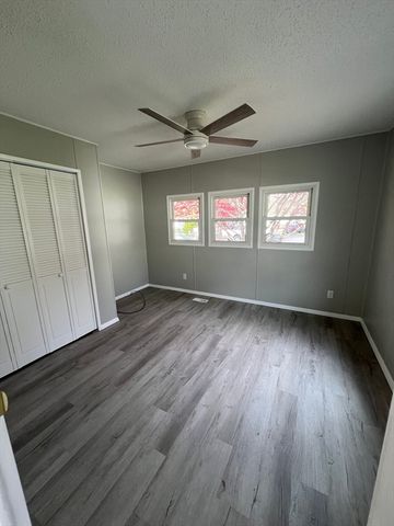 7 Chestnut St, Rockland, MA 02370