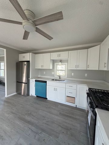 7 Chestnut St, Rockland, MA 02370