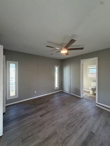 7 Chestnut St, Rockland, MA 02370