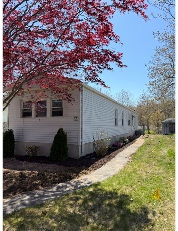 7 Chestnut St, Rockland, MA 02370