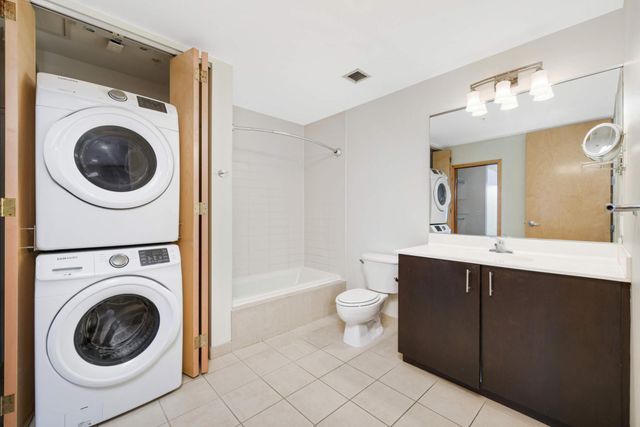 45 University Avenue SE 415, Minneapolis, MN 55414