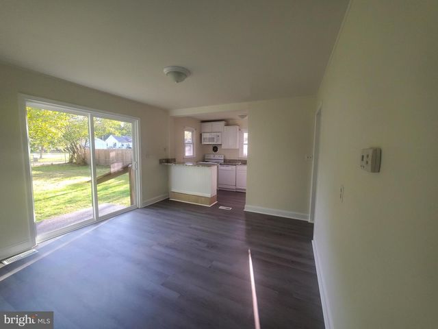 73 UPLAND AVE, Dover, DE 19901