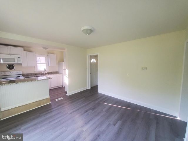 73 UPLAND AVE, Dover, DE 19901
