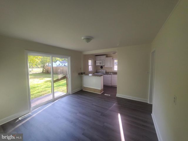 73 UPLAND AVE, Dover, DE 19901