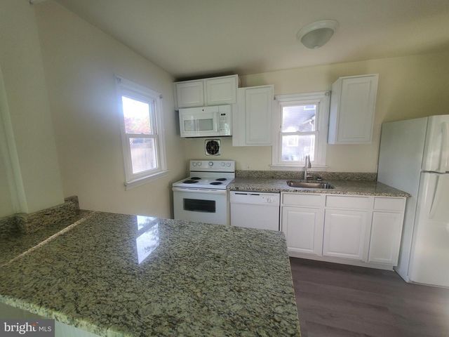 73 UPLAND AVE, Dover, DE 19901