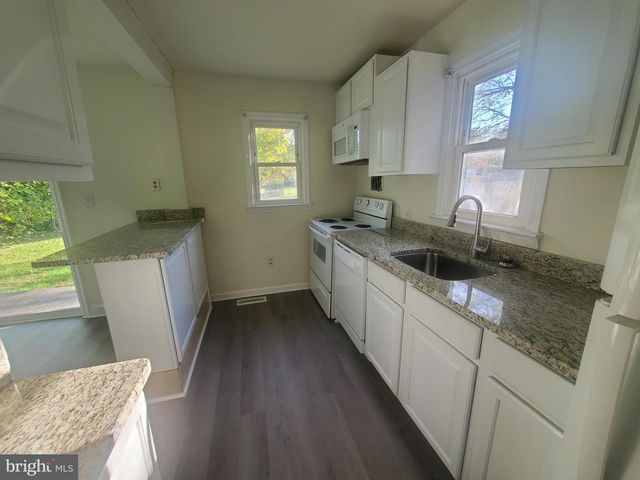 73 UPLAND AVE, Dover, DE 19901