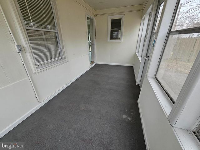 73 UPLAND AVE, Dover, DE 19901