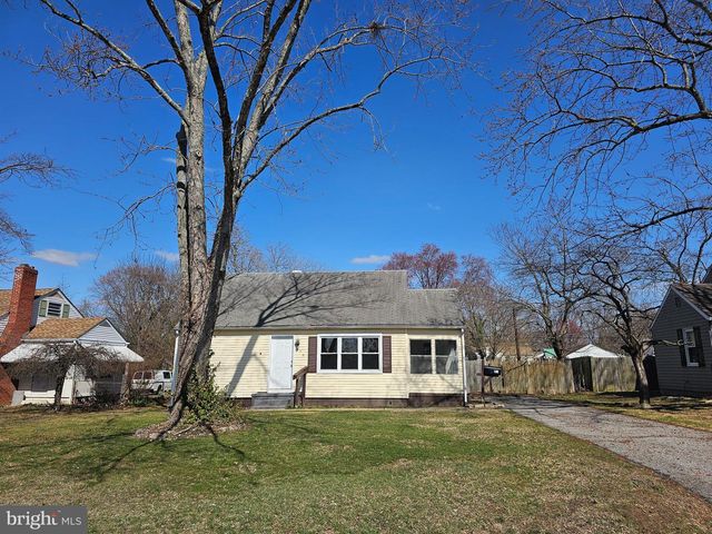 73 UPLAND AVE, Dover, DE 19901