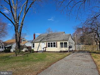 73 UPLAND AVE, Dover, DE 19901