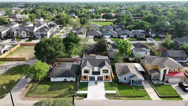 4554 Newberry Street A, Houston, TX 77051