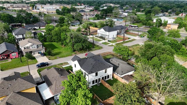 4554 Newberry Street A, Houston, TX 77051
