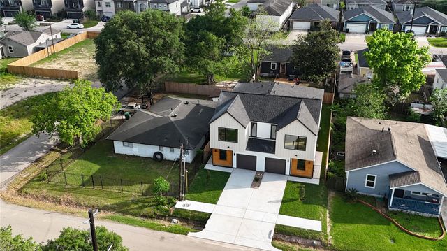 4554 Newberry Street A, Houston, TX 77051