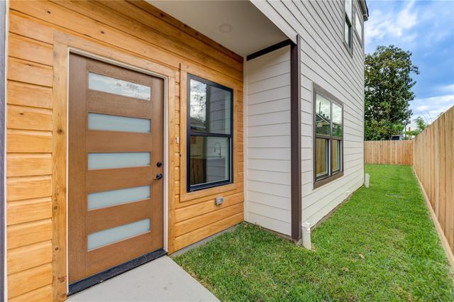 4554 Newberry Street A, Houston, TX 77051