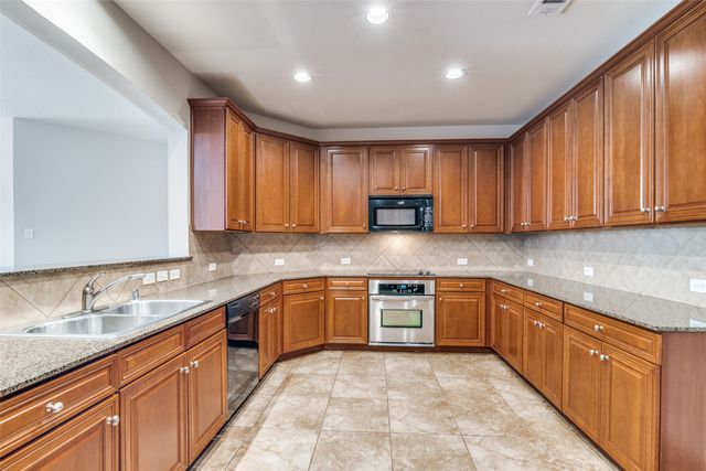 5813 Stone Mountain Road, The Colony, TX 75056