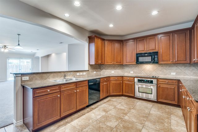 5813 Stone Mountain Road, The Colony, TX 75056