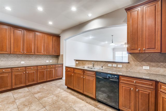 5813 Stone Mountain Road, The Colony, TX 75056