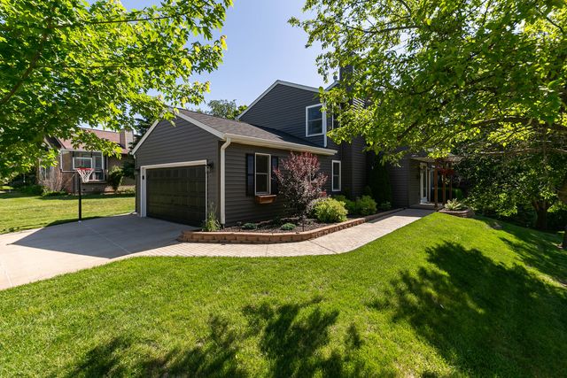 4322 W LOMBARD Street, Davenport, IA 52804