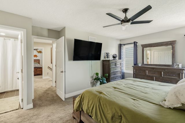 4322 W LOMBARD Street, Davenport, IA 52804