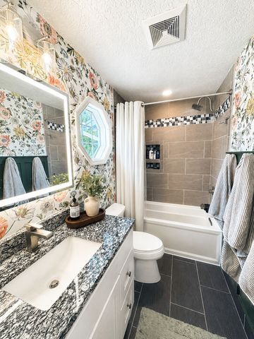 4322 W LOMBARD Street, Davenport, IA 52804