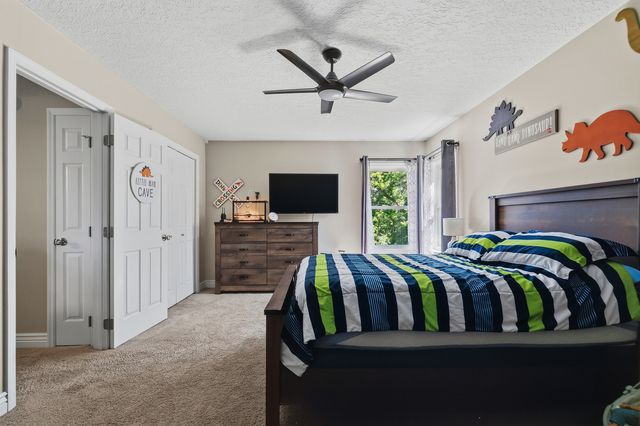 4322 W LOMBARD Street, Davenport, IA 52804