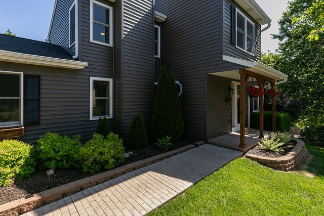 4322 W LOMBARD Street, Davenport, IA 52804