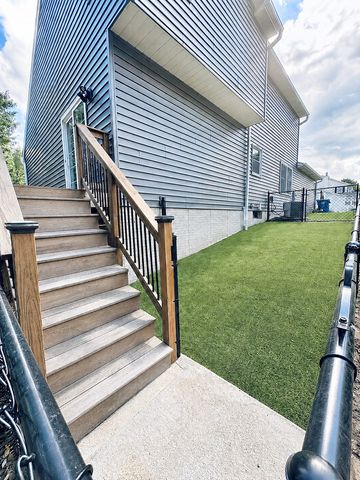 4322 W LOMBARD Street, Davenport, IA 52804