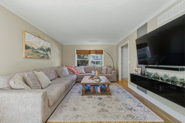 4322 W LOMBARD Street, Davenport, IA 52804