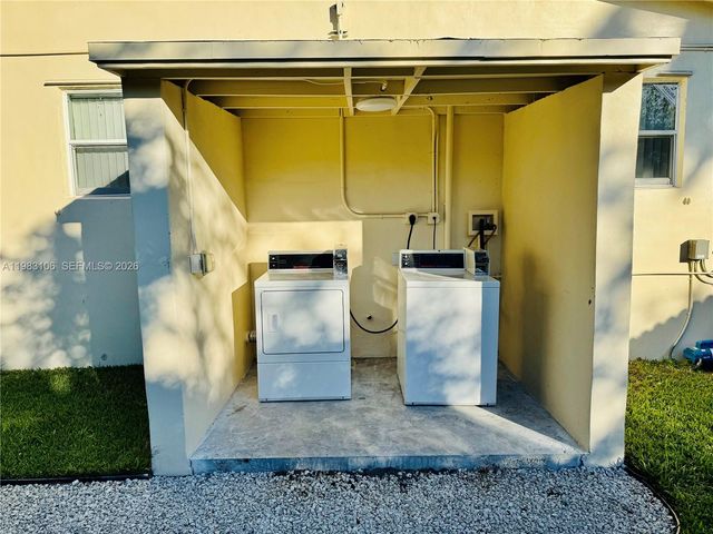 609 NW 2nd Ave 1, Hallandale Beach, FL 33009