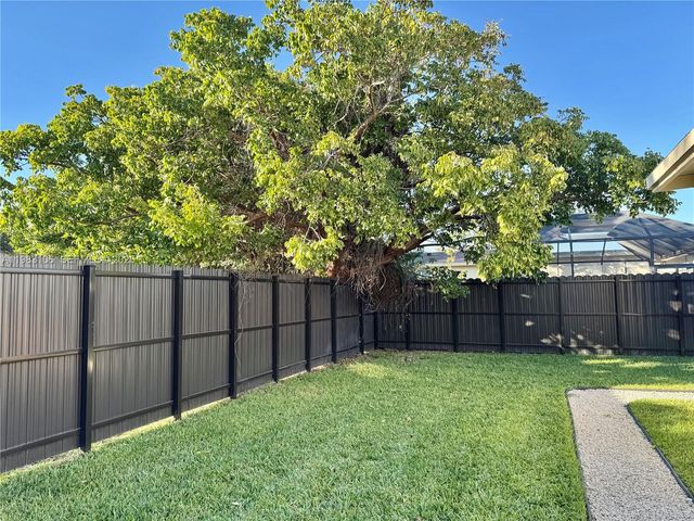 609 NW 2nd Ave 1, Hallandale Beach, FL 33009