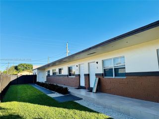 609 NW 2nd Ave 1, Hallandale Beach, FL 33009