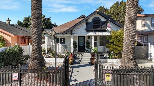 919 W 49th, Los Angeles, CA 90037