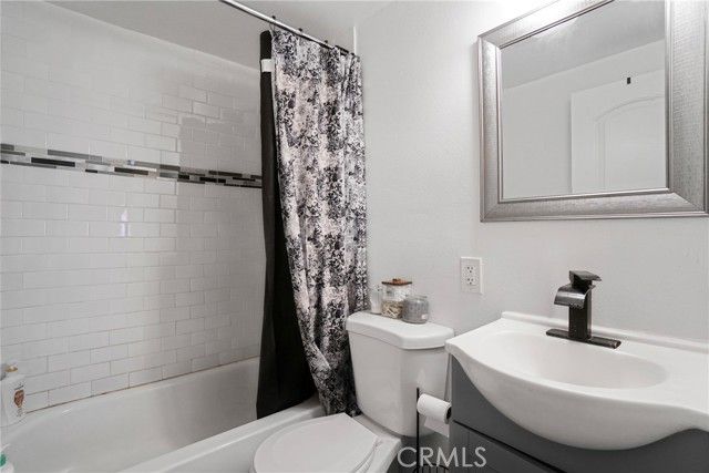 919 W 49th, Los Angeles, CA 90037