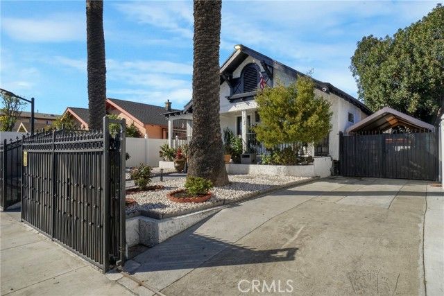 919 W 49th, Los Angeles, CA 90037