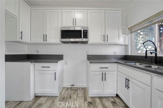 919 W 49th, Los Angeles, CA 90037