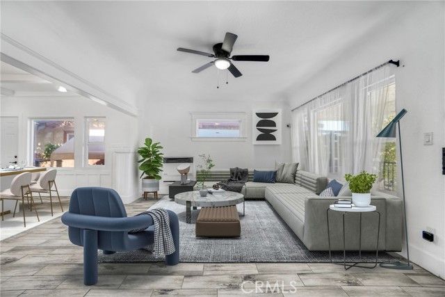 919 W 49th, Los Angeles, CA 90037