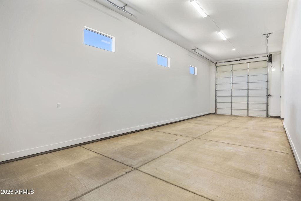 Image 17 of property listing at 22272 W ROY ROGERS Road, Wittmann, AZ 85361