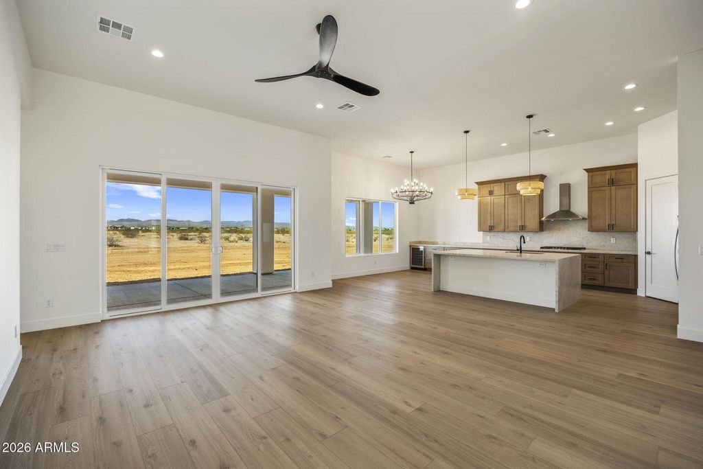 Image 19 of property listing at 22272 W ROY ROGERS Road, Wittmann, AZ 85361