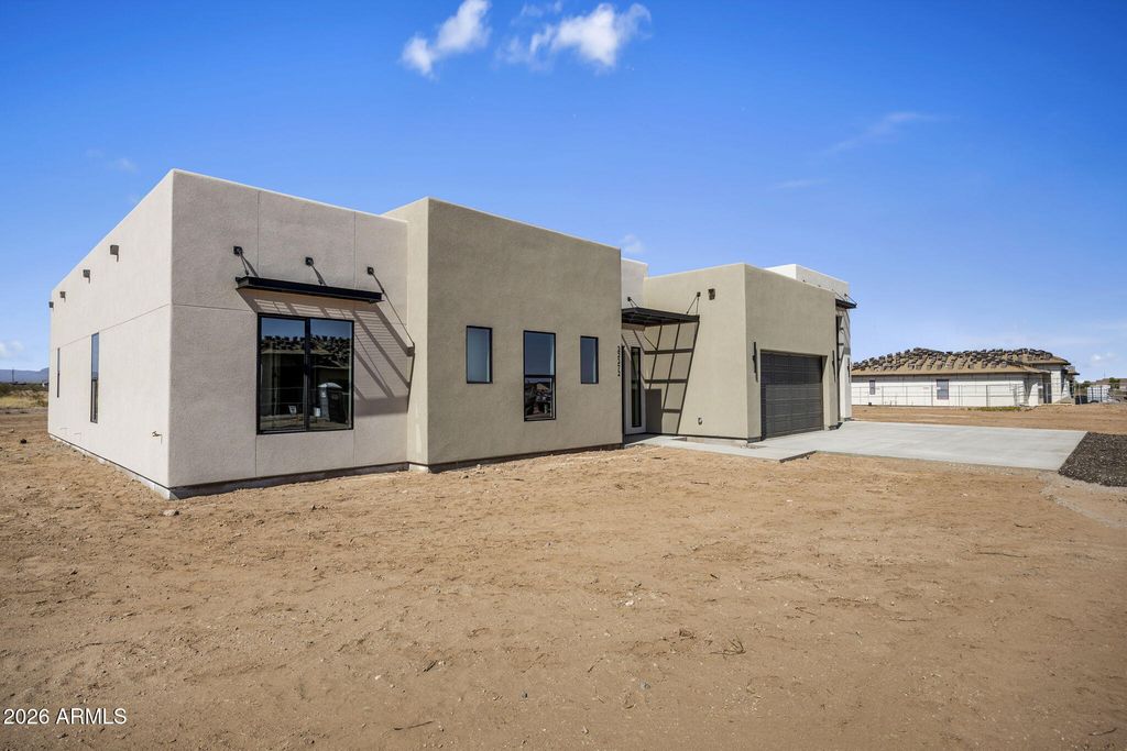 Image 2 of property listing at 22272 W ROY ROGERS Road, Wittmann, AZ 85361