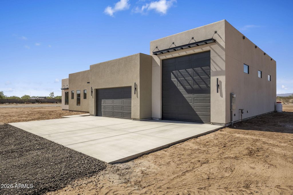 Image 3 of property listing at 22272 W ROY ROGERS Road, Wittmann, AZ 85361