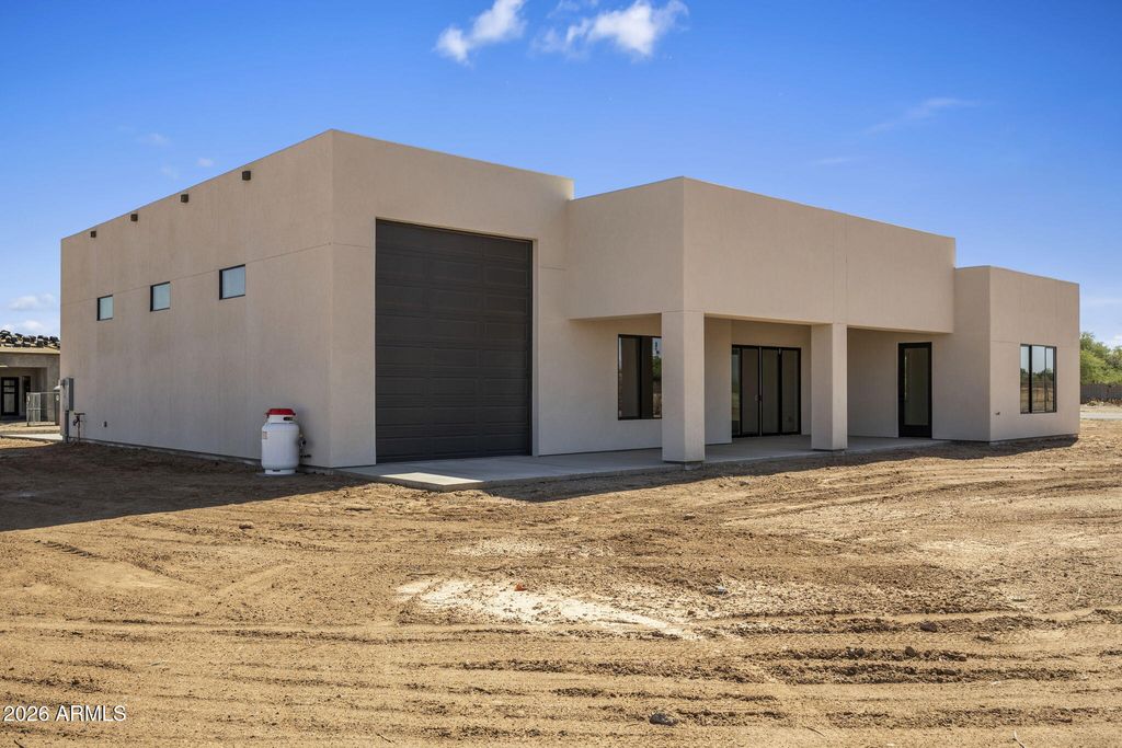Image 37 of property listing at 22272 W ROY ROGERS Road, Wittmann, AZ 85361