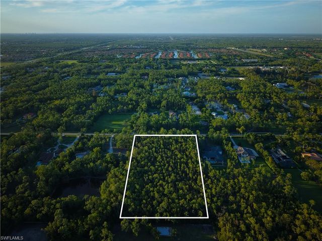 6732 Sandalwood LN, Naples, FL 34109